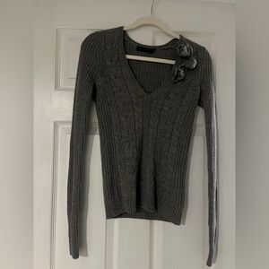 The Limited sz Small Gray cable knit sweater with floral accents.